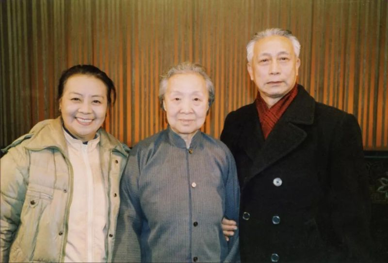 文件:1989年陈素真与李玉茹、王金璐.jpg